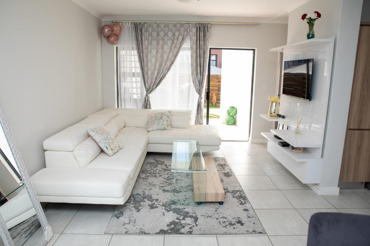 The Blyde Riverwalk Estate, Crystal Lagoon, Pretoria East Екстер'єр фото